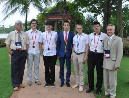 Команда IPhO 2015