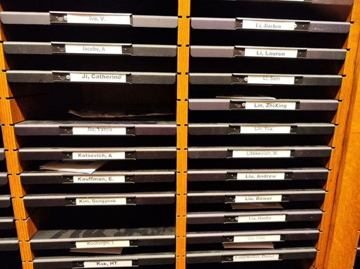 Место для почты в Physics Department